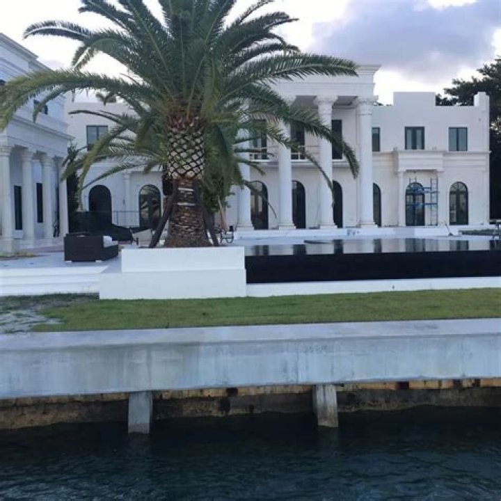 Unveiling Lisa Hochstein's Tapestry Of Cuban And Russian Heritage