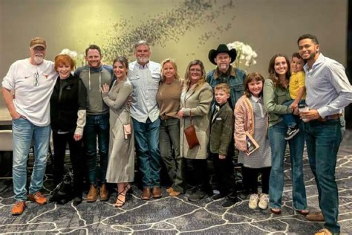 Unveiling Narvel Blackstock's Spouse: An Insightful Exploration