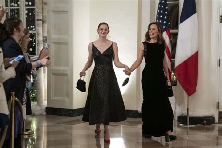 Unveiling Pearl Harbor's Cast: A Profile Of Jennifer Garner