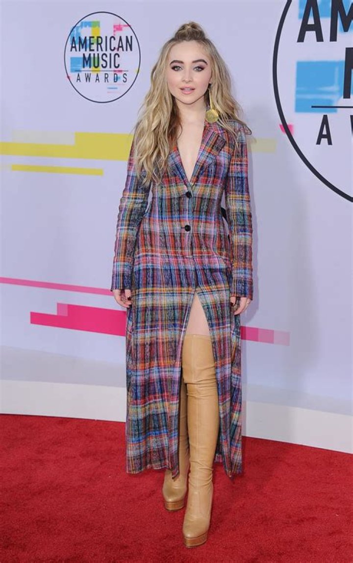 Unveiling Sabrina Carpenter's Striking Height
