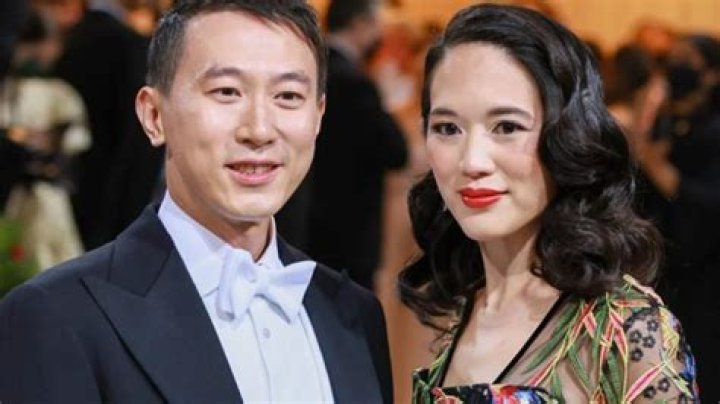 Unveiling The Chew Shou Zi Wife: Secrets And Insights Revealed