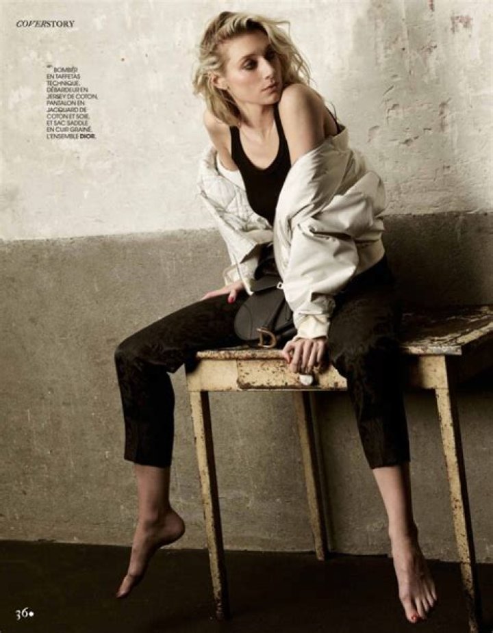 Unveiling The Enigma Of Elizabeth Debicki's Feet: Discoveries And Insights