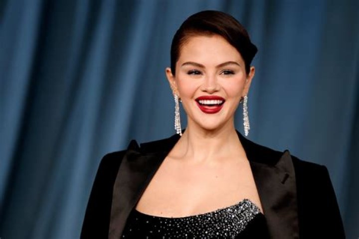 Unveiling The Journey: Selena Gomez's Pregnancy Unveiled
