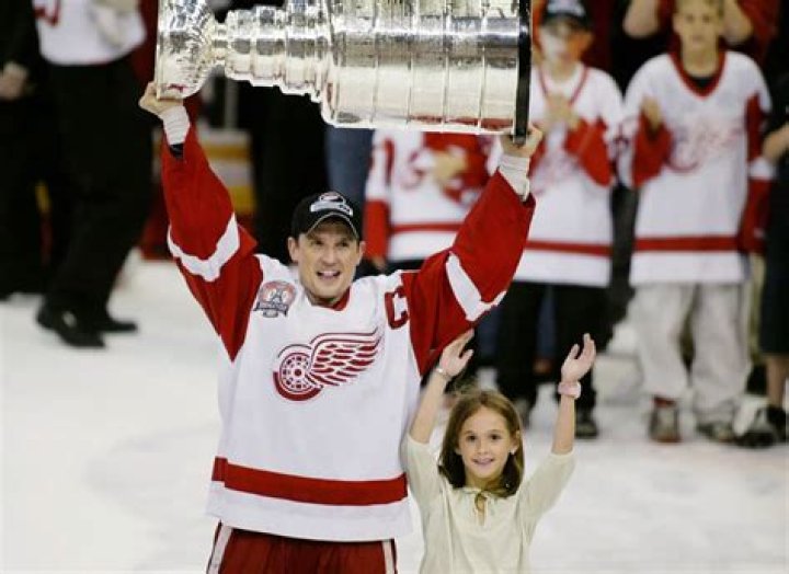 Unveiling The Secrets Of Steve Yzerman And Wife: A Hockey Power Couple