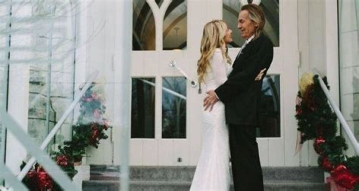 Unveiling The Truth: Gordon Lightfoot's Marriages Explored