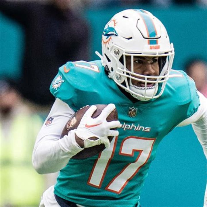 Unveiling The Truth: Jaylen Waddle's Wife And Relationship Status