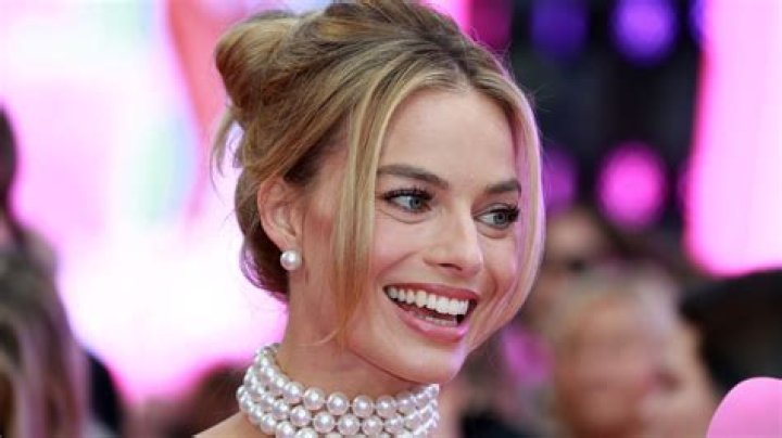 Unveiling The World Of Margot Robbie's Sister: Discoveries And Insights