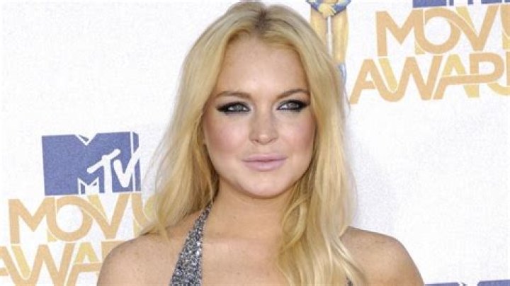 Unveiling Truth: Lindsay Lohan's Bust Real Or Enhanced?