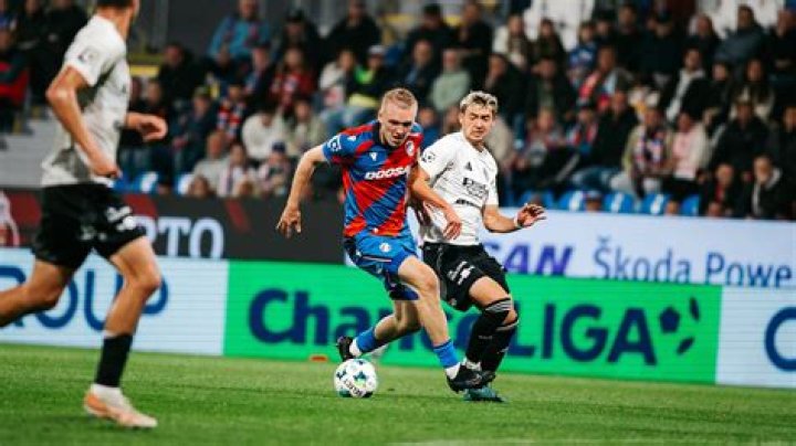 Viktoria Plzeň Hradec Králové Přímý přenos Fotbal, Česko: Viktoria Plzeň livescore, výsledky, program 28/07/2024 Dnes