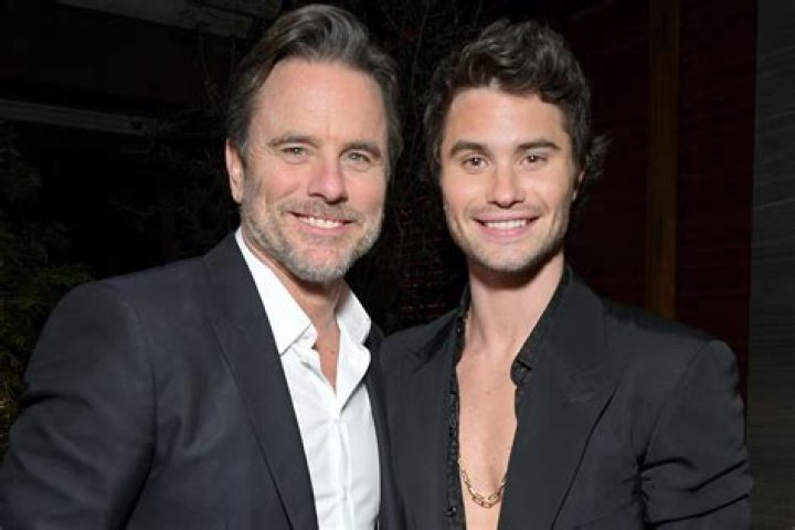What is 'Outer Banks' Star Charles Esten's Net Worth? ·