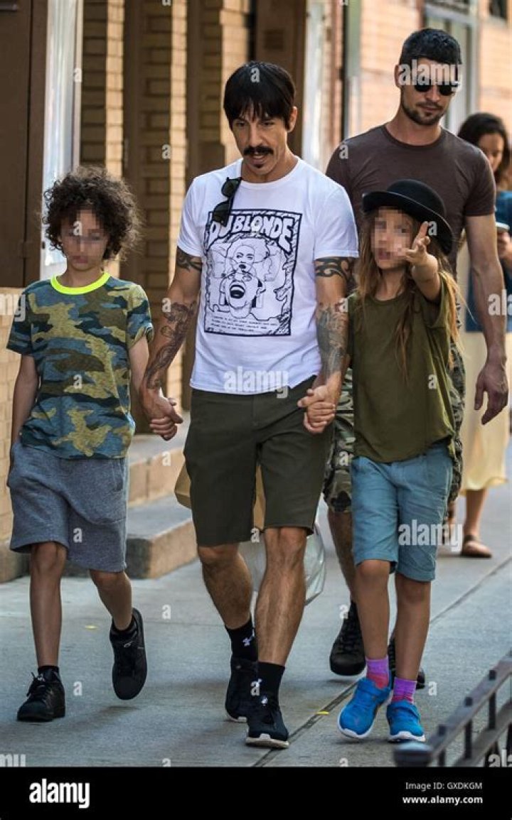 Who Does Anthony Kiedis Have A Kid With?