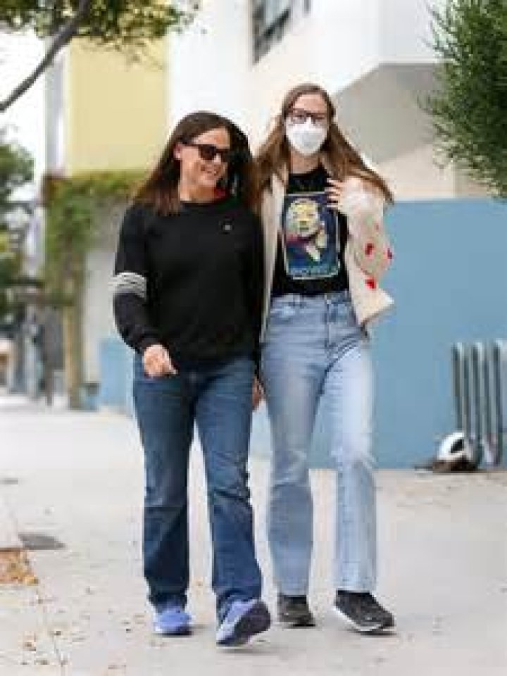 Why Ben Affleck's Daughter Is Always Spotted Wearing A Mask: Uncovering The Reason