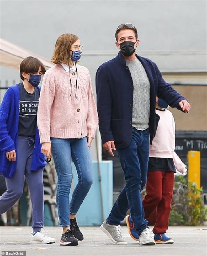 Why Does The Enigmatic Violet, Jennifer Garner's Daughter, Consistently Wear A Mask?